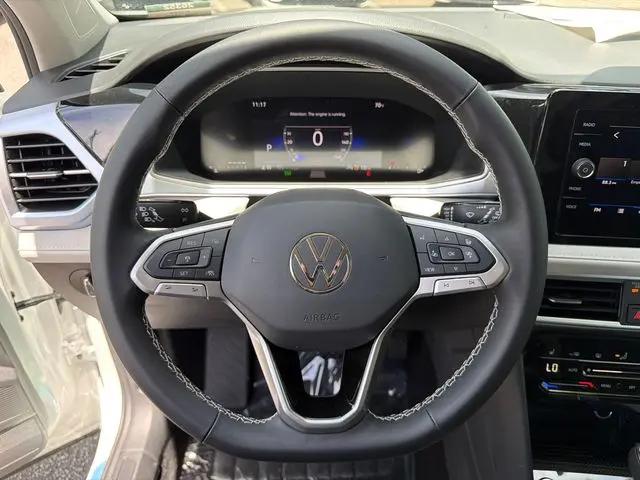 2026 Volkswagen Taos SE