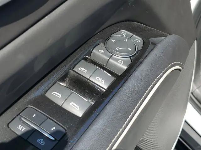 2023 Cadillac Escalade 2WD Premium Luxury Platinum