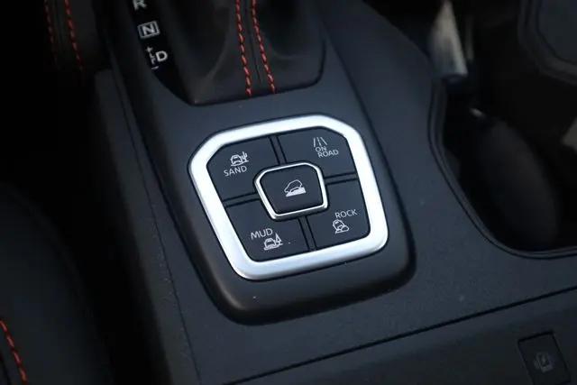 2026 Nissan Frontier Crew Cab PRO-4X 4x4
