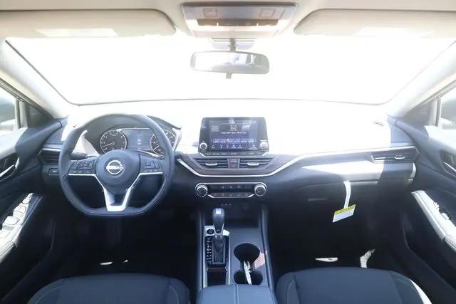 2026 Nissan Altima SV FWD