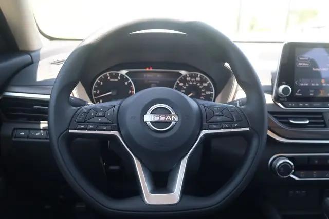 2026 Nissan Altima SV FWD