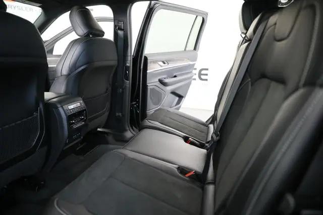 2026 Jeep Grand Cherokee L Altitude 4x4
