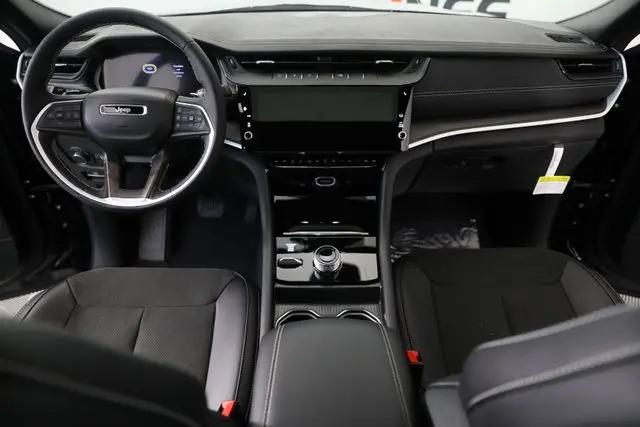 2026 Jeep Grand Cherokee L Altitude 4x4