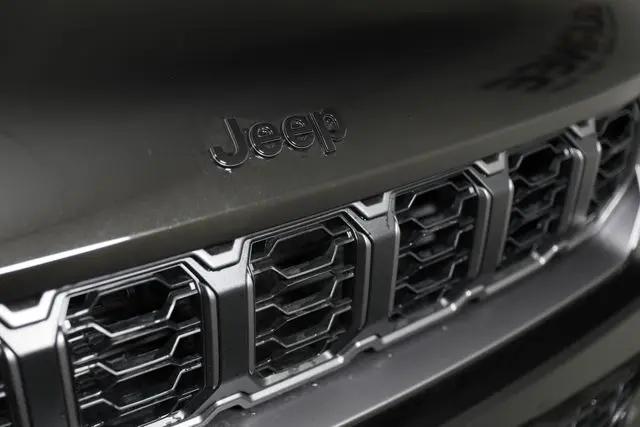 2026 Jeep Grand Cherokee L Altitude 4x4