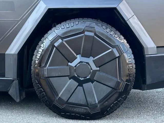 2024 Tesla Cybertruck Cyberbeast