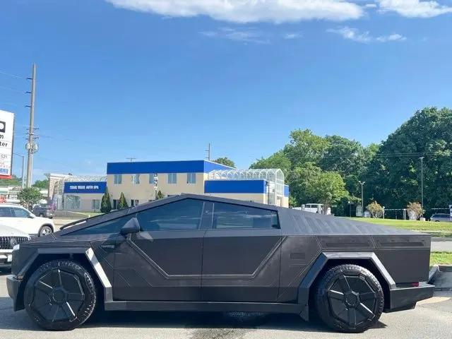 2024 Tesla Cybertruck Cyberbeast
