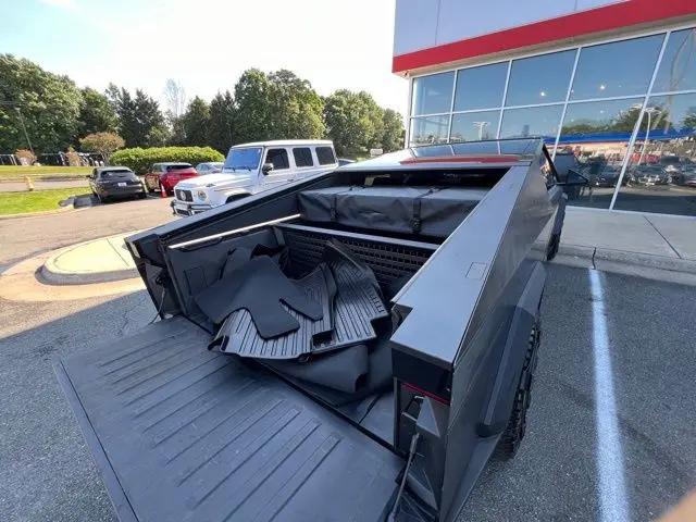 2024 Tesla Cybertruck Cyberbeast