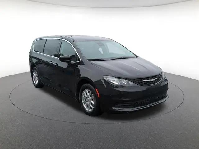 2023 Chrysler Voyager LX