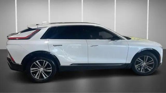 2024 Cadillac iQ Luxury w/1SD