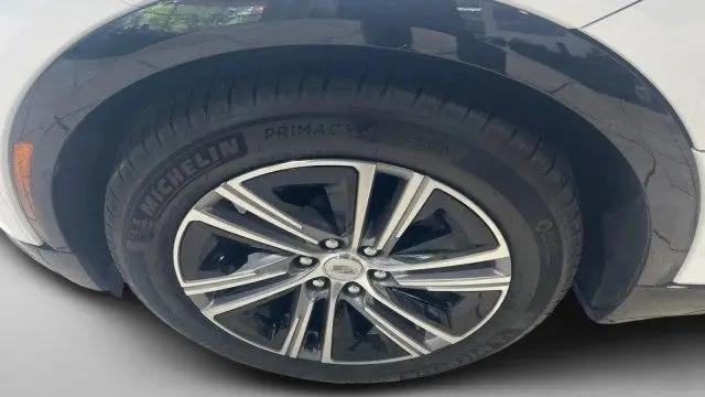 2024 Cadillac iQ Luxury w/1SD