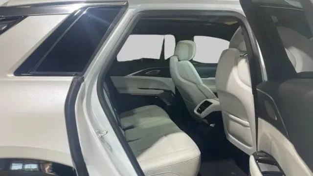 2024 Cadillac iQ Luxury w/1SD