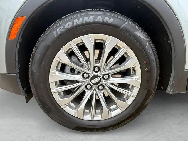 2025 Cadillac XT4 FWD Premium Luxury