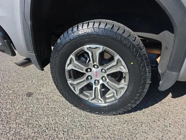 2025 GMC Sierra 1500 4WD Crew Cab Short Box SLT