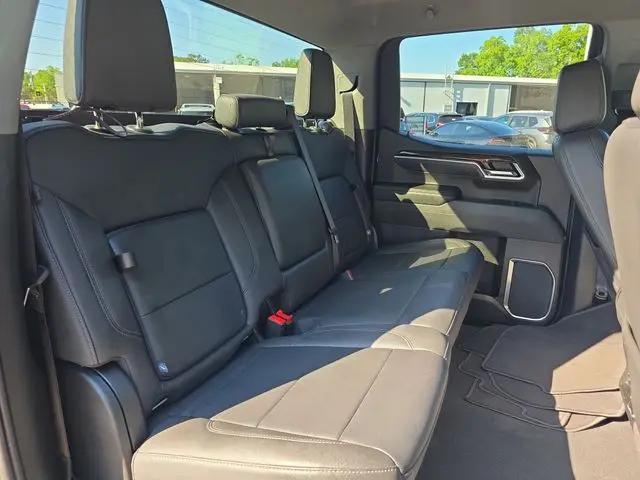 2025 GMC Sierra 1500 4WD Crew Cab Short Box SLT
