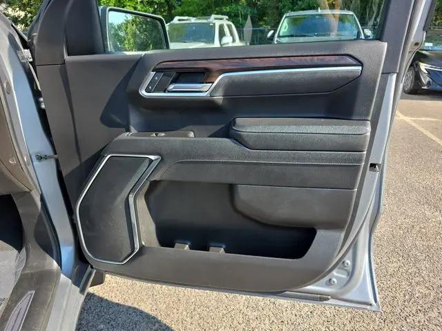 2025 GMC Sierra 1500 4WD Crew Cab Short Box SLT