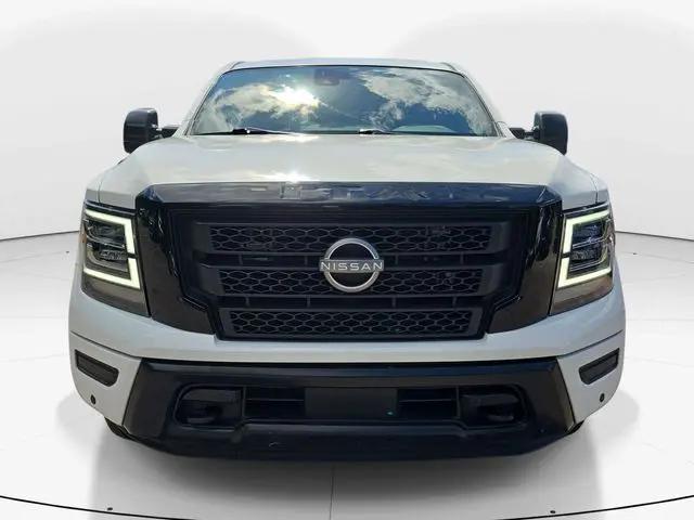 2023 Nissan Titan Crew Cab SV 4x2