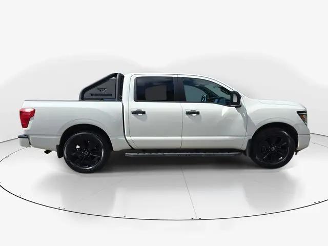 2023 Nissan Titan Crew Cab SV 4x2