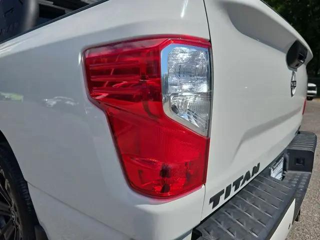 2023 Nissan Titan Crew Cab SV 4x2