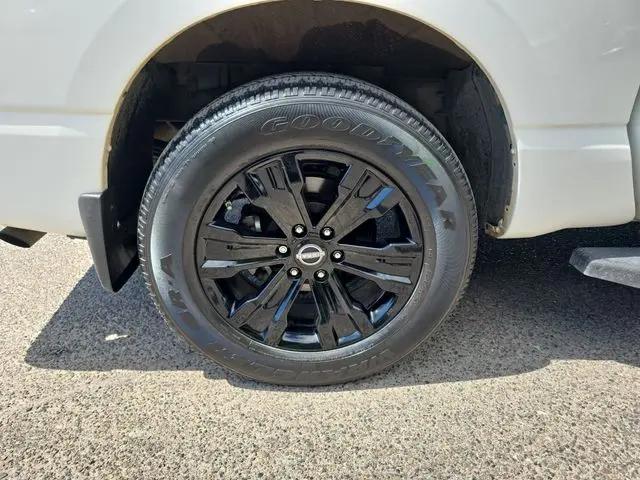 2023 Nissan Titan Crew Cab SV 4x2
