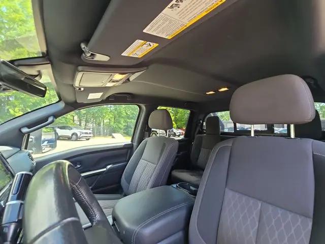 2023 Nissan Titan Crew Cab SV 4x2