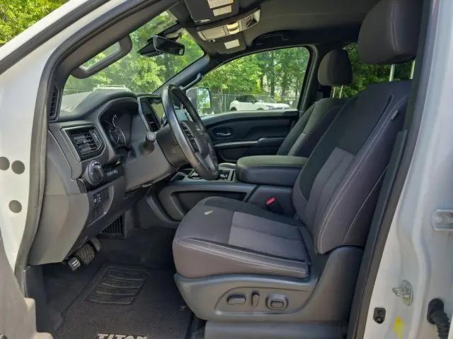 2023 Nissan Titan Crew Cab SV 4x2