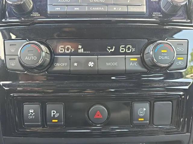 2023 Nissan Titan Crew Cab SV 4x2