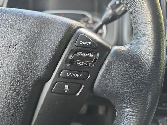2023 Nissan Titan Crew Cab SV 4x2