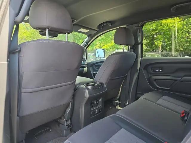 2023 Nissan Titan Crew Cab SV 4x2