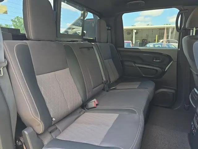 2023 Nissan Titan Crew Cab SV 4x2