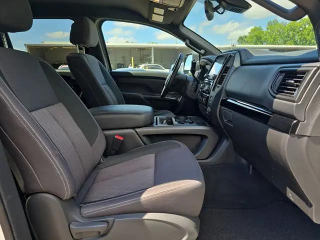 2023 Nissan Titan Crew Cab SV 4x2