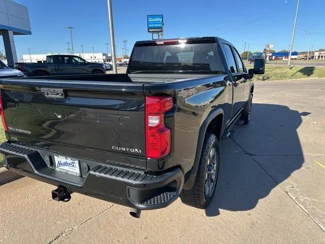 2023 Chevrolet Silverado 2500HD 4WD Crew Cab Standard Bed Custom