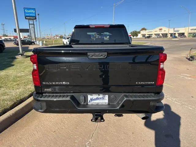 2023 Chevrolet Silverado 2500HD 4WD Crew Cab Standard Bed Custom