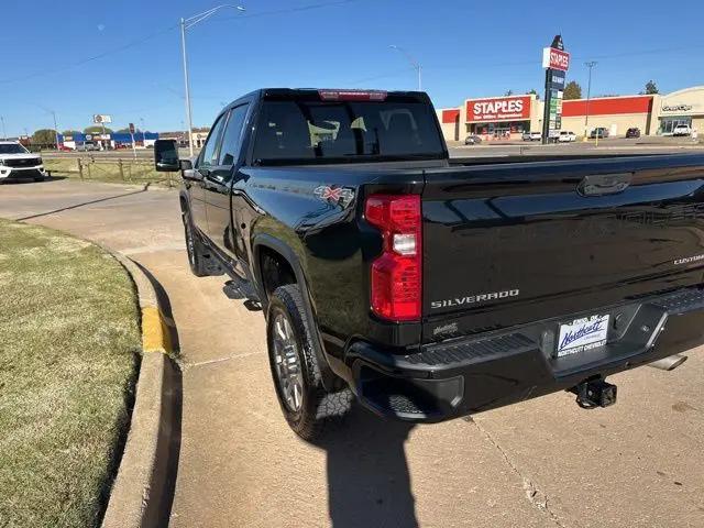 2023 Chevrolet Silverado 2500HD 4WD Crew Cab Standard Bed Custom