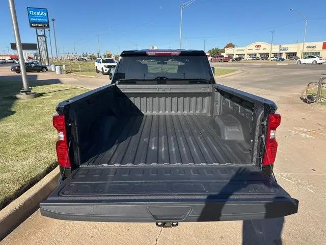 2023 Chevrolet Silverado 2500HD 4WD Crew Cab Standard Bed Custom