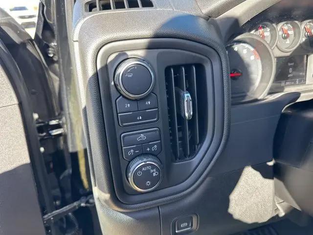 2023 Chevrolet Silverado 2500HD 4WD Crew Cab Standard Bed Custom
