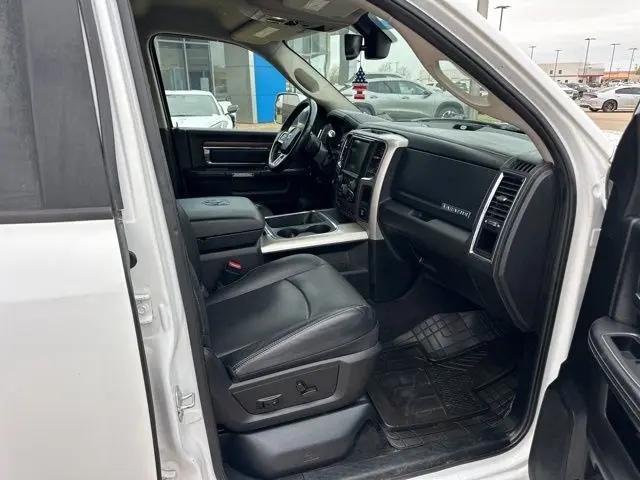 2017 Ram 3500 Laramie Crew Cab 4x2 8' Box