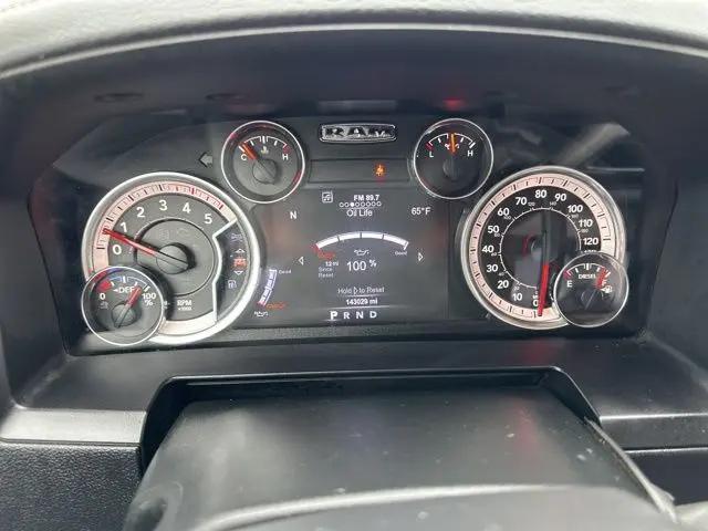 2017 Ram 3500 Laramie Crew Cab 4x2 8' Box