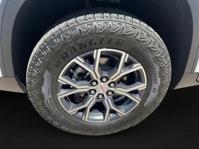 2026 GMC Acadia AT4 AWD
