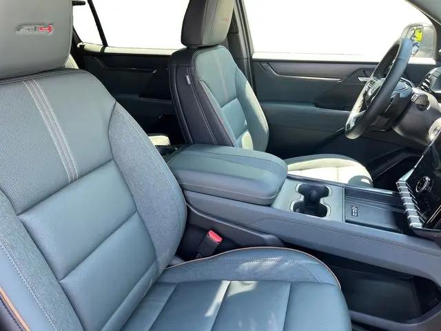 2026 GMC Acadia AT4 AWD