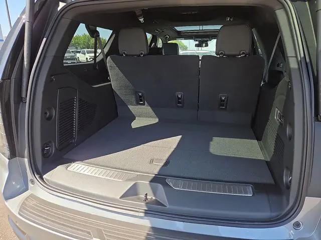 2026 Chevrolet Suburban RST, 4WD