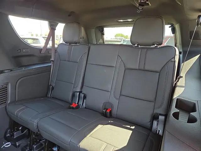 2026 Chevrolet Suburban RST, 4WD