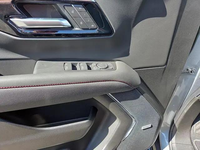 2026 Chevrolet Suburban RST, 4WD
