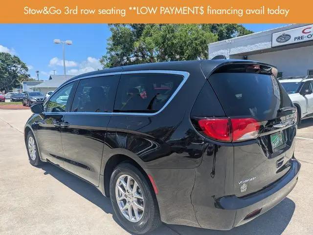 2023 Chrysler Voyager LX