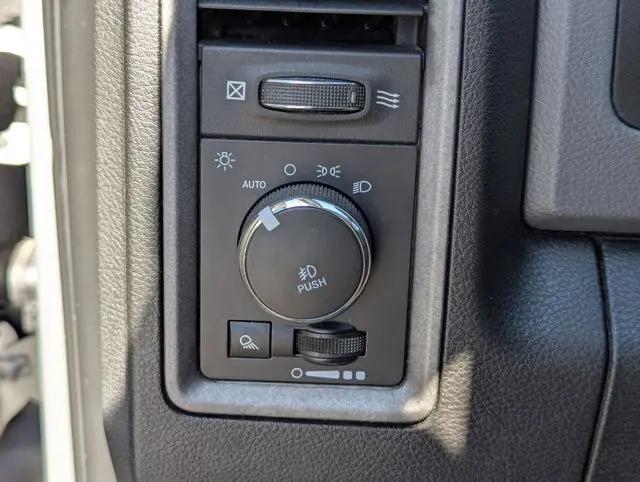 2018 Ram 1500 Express Crew Cab 4x2 5'7" Box