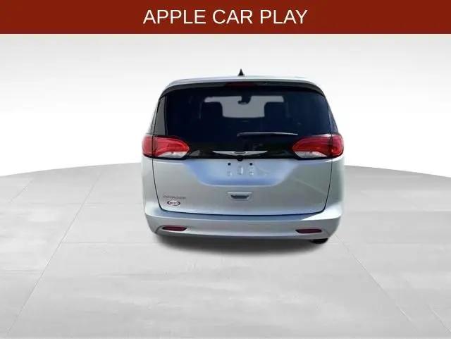 2024 Chrysler Voyager LX