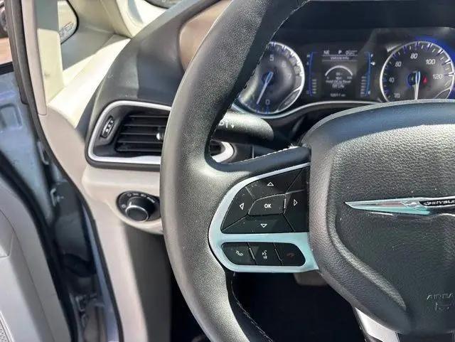 2024 Chrysler Voyager LX