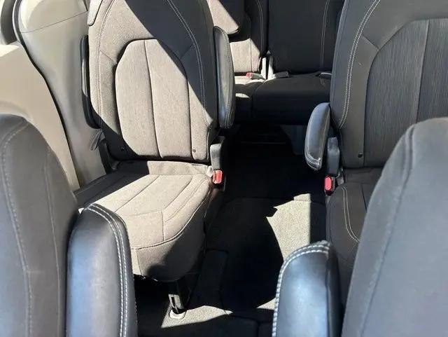 2024 Chrysler Voyager LX