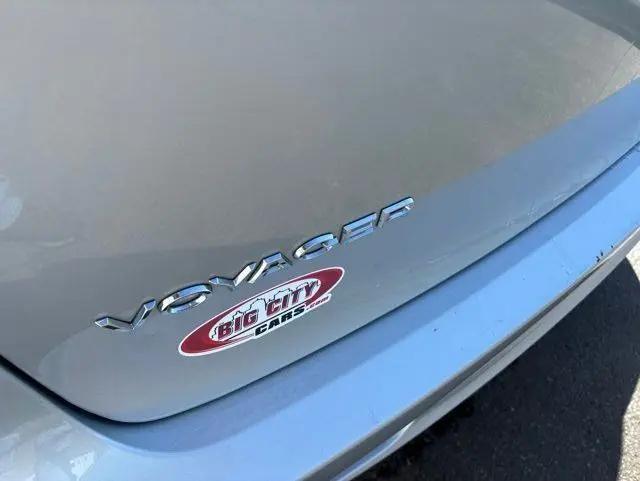 2024 Chrysler Voyager LX