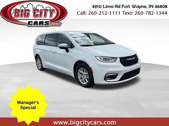 2023 Chrysler Pacifica Touring for sale in Fort Wayne, IN