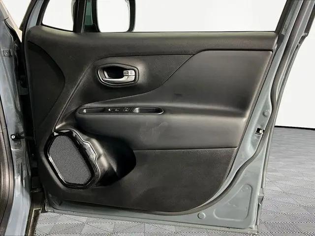 2017 Jeep Renegade Altitude FWD
